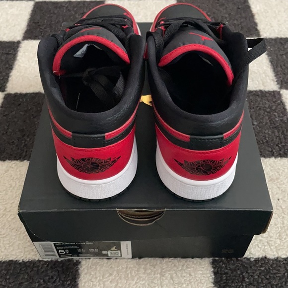 Nike Air Jordan 1LOW (GS) 5.5y/7w 100% Authentic 2021 - Picture 2 of 12